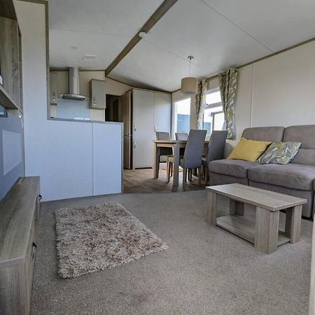 Beautiful Pet Friendly Southerness Caravan With Sea View & Decking Area Mainsriddle Dış mekan fotoğraf
