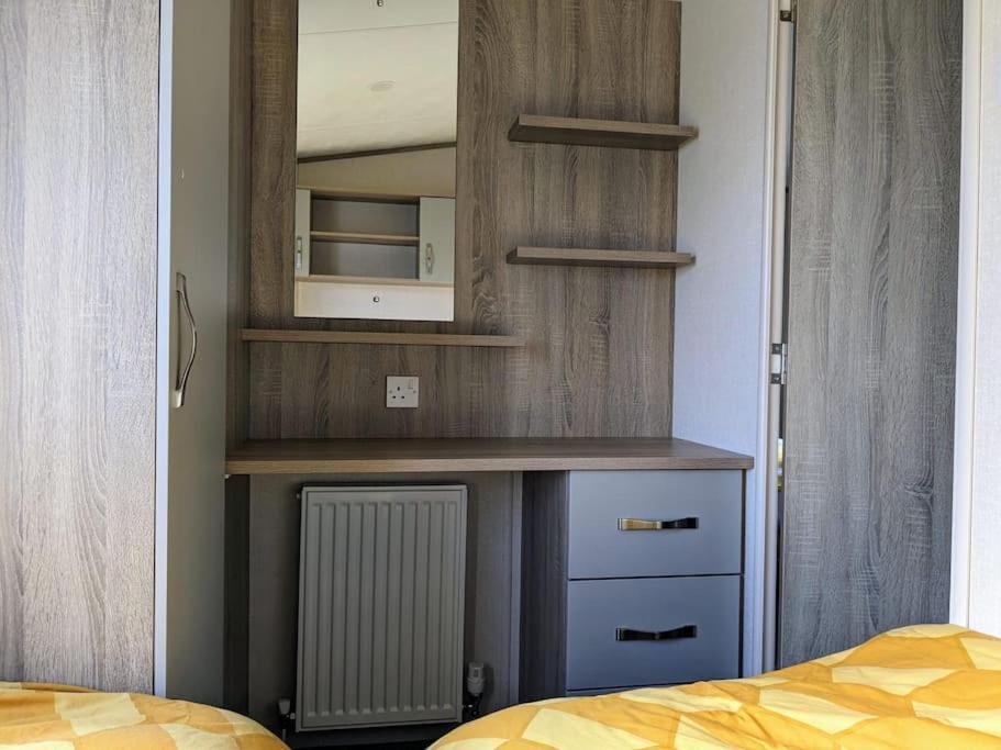 Beautiful Pet Friendly Southerness Caravan With Sea View & Decking Area Mainsriddle Dış mekan fotoğraf