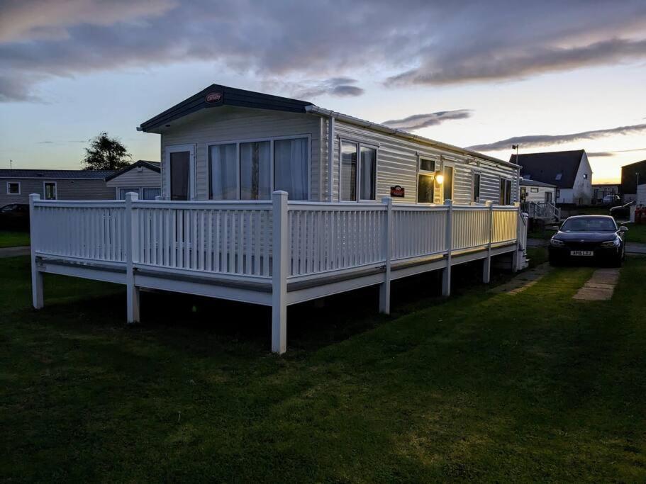 Beautiful Pet Friendly Southerness Caravan With Sea View & Decking Area Mainsriddle Dış mekan fotoğraf