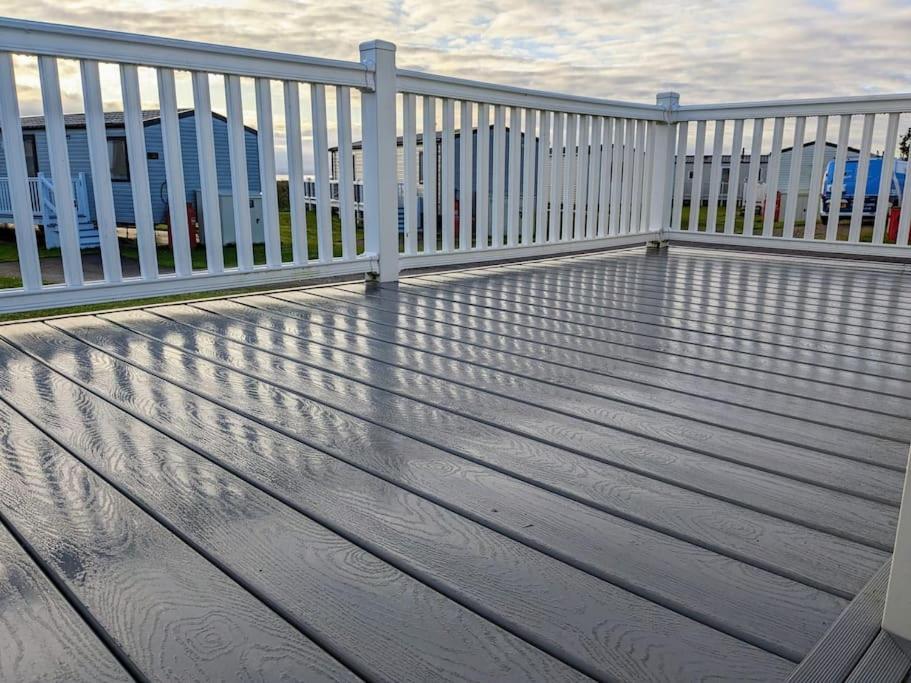 Beautiful Pet Friendly Southerness Caravan With Sea View & Decking Area Mainsriddle Dış mekan fotoğraf